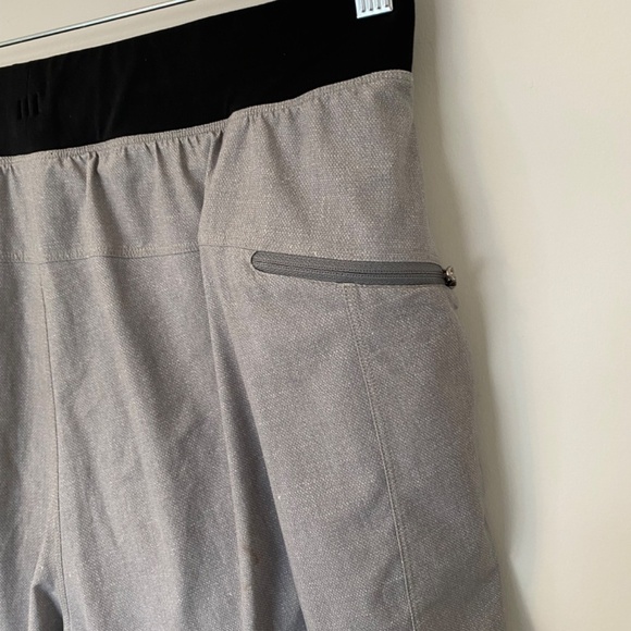 Lululemon Shorts Gray Size Medium - Picture 4 of 10